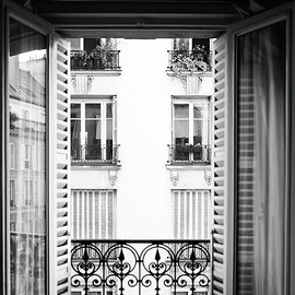 Vintage Balcon in Paris Black & White Canvas